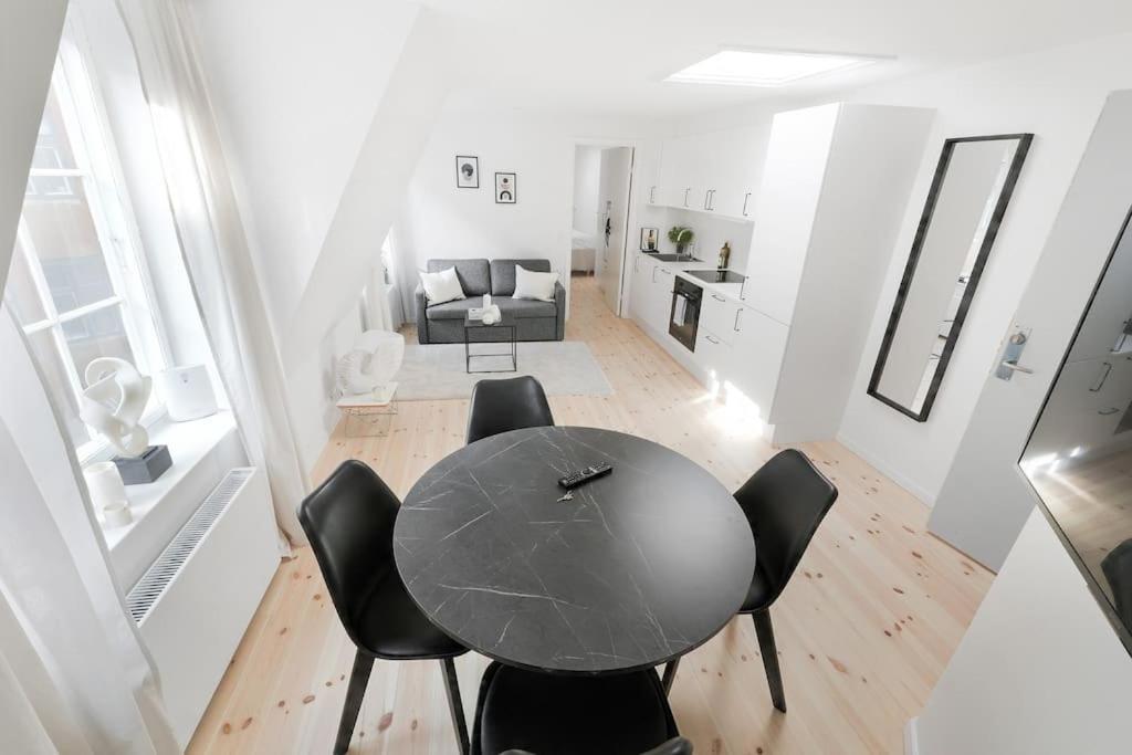 Charmerende Lejlighed Ved Nyhavn 3 Sal Kopenhagen Bagian luar foto