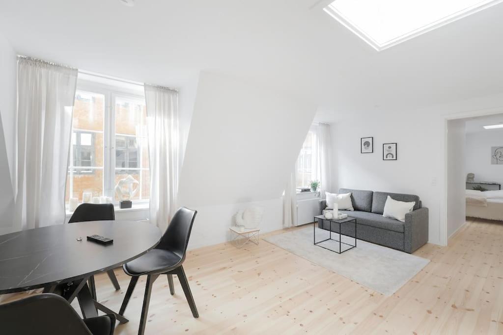 Charmerende Lejlighed Ved Nyhavn 3 Sal Kopenhagen Bagian luar foto